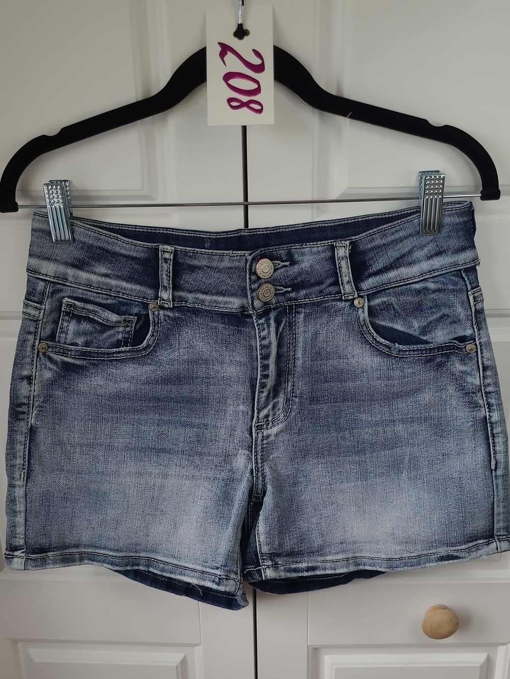 ⭐️ 6/$20 - 208 - Warehouse One Light Blue Washed Jean Shorts - Size 4